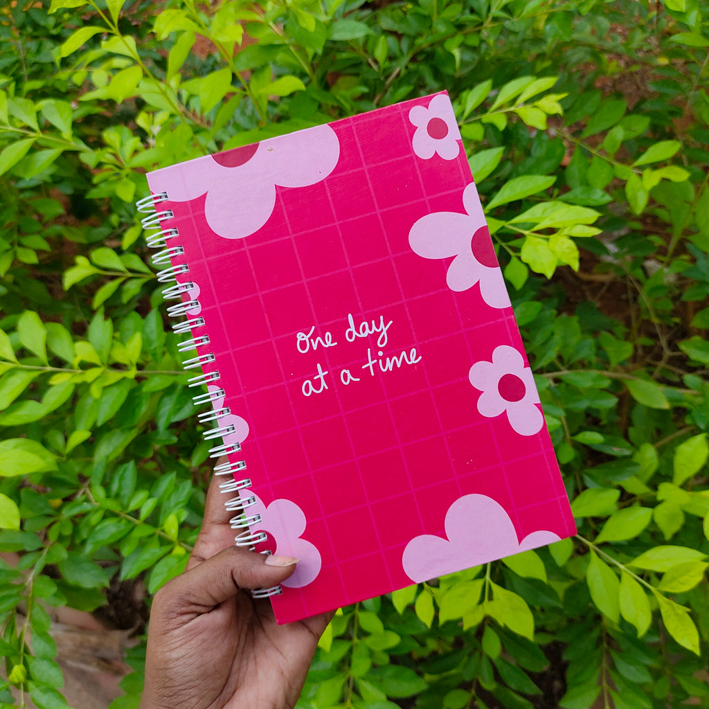 One day at a time ruled journal