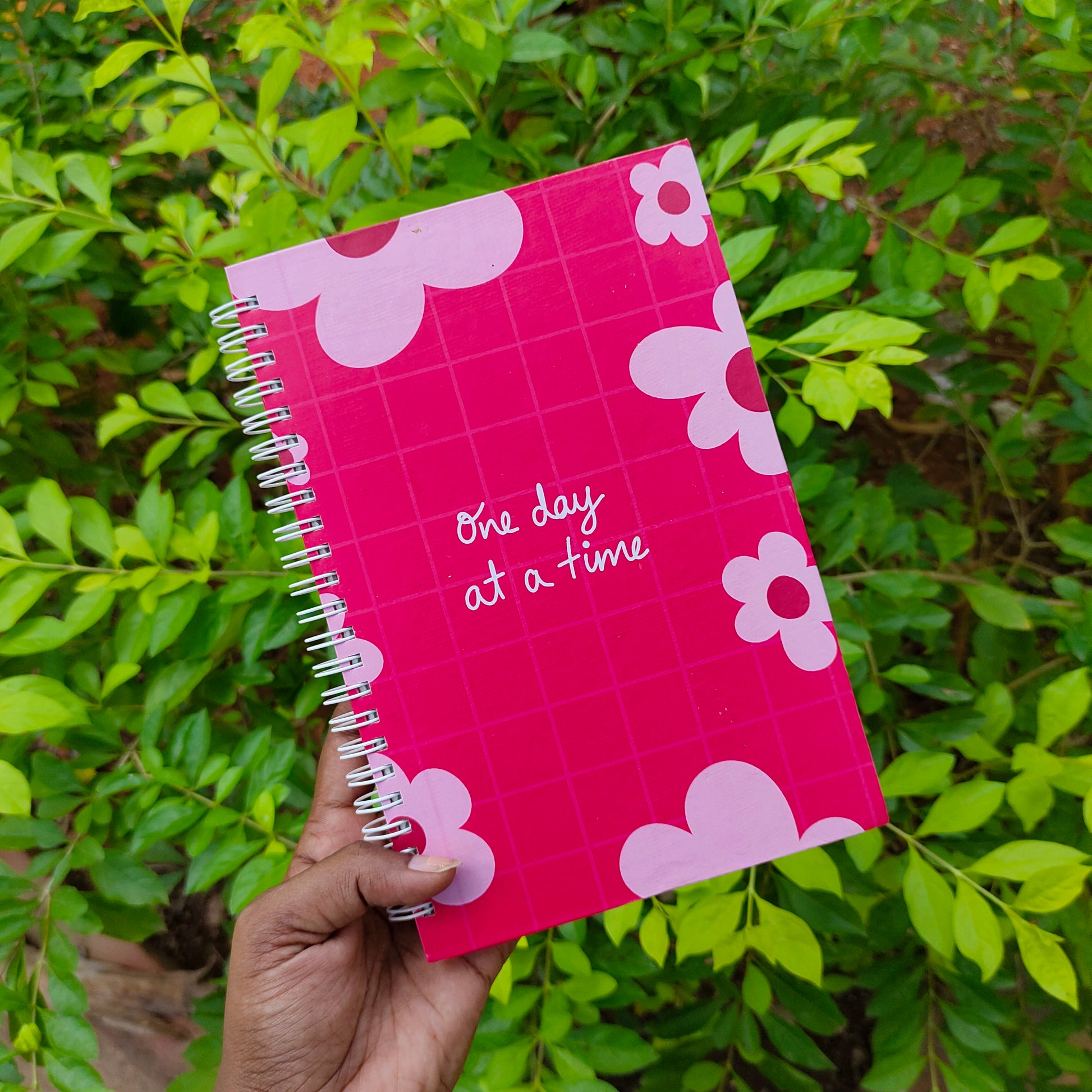 One day at a time ruled journal